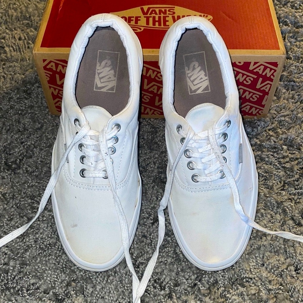 White lace Vans
